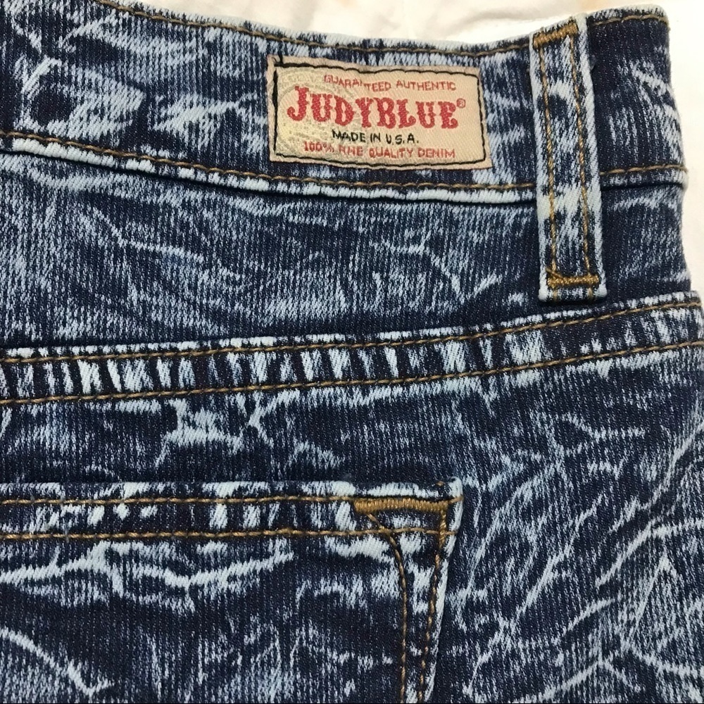 Judy Blue Distressed Jean Shorts Size 2XL Raw Hem Denim Acid Wash Cutoff… - Picture 11 of 13